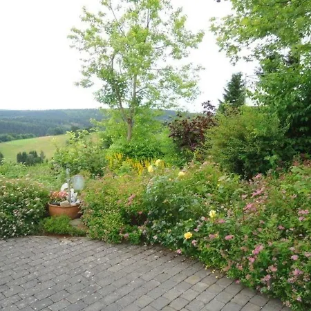 In Neuastenberg Mit Grosser Terrasse 아파트 *